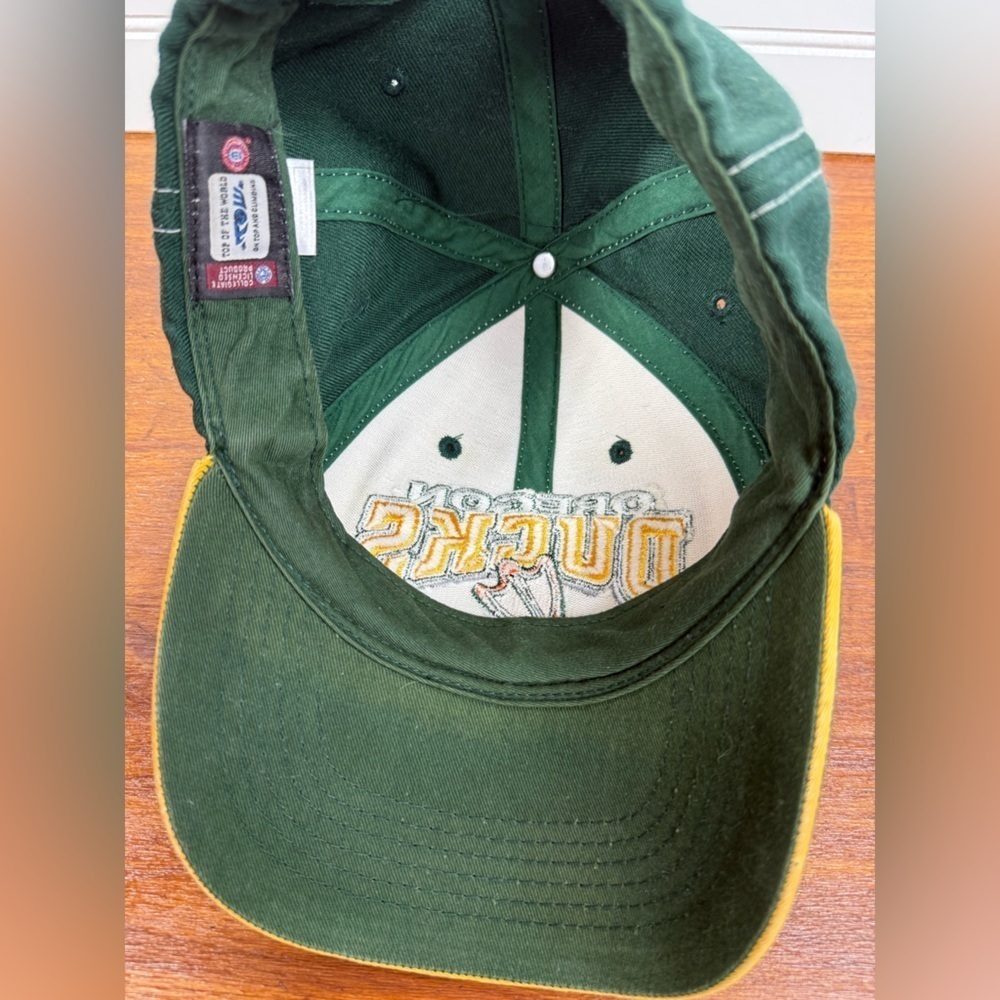 Oregon Ducks green & white baseball adjustable cap hat. One size fits most. - Picture 5 of 7